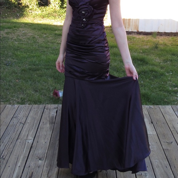 Plum mermaid bridesmaid gown with shawl - Picture 1 of 4